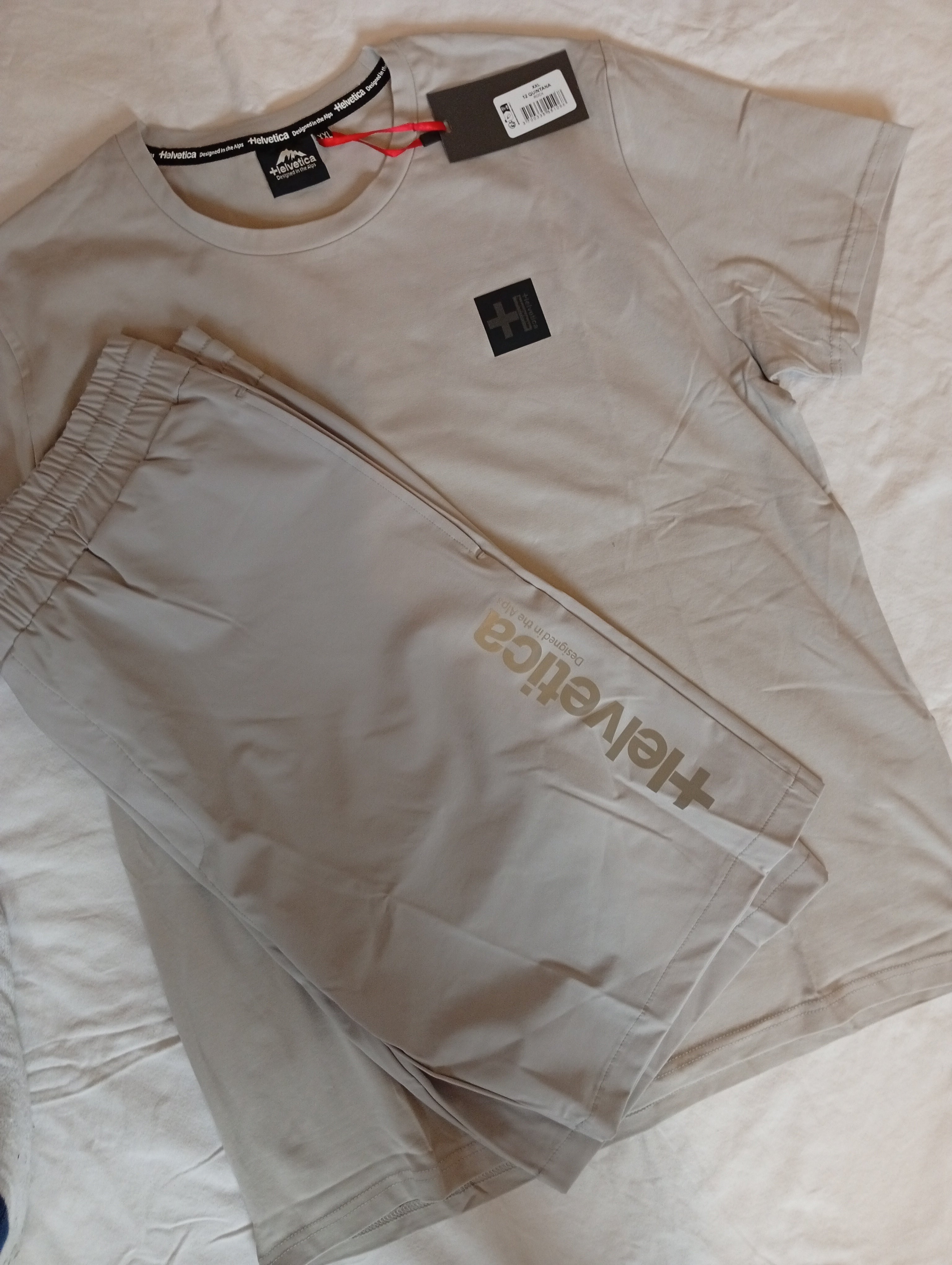 Ensemble HELVETICA Quintana
